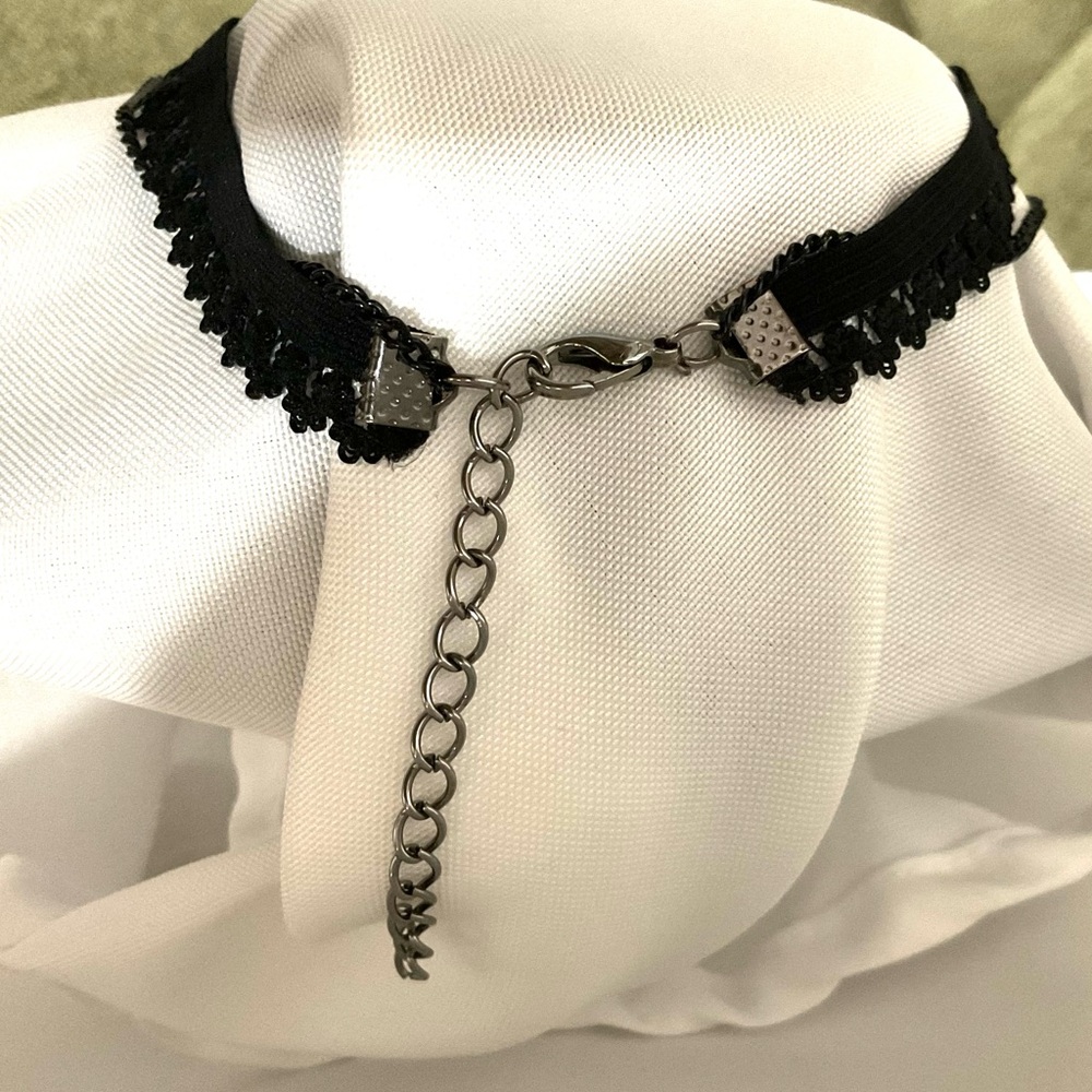 Black Glass Pendant on Stretchy Lace Choker & Black Tasseled Chain - Picture 4 of 4